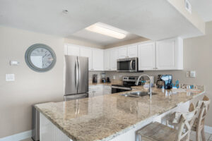 Full kitchen with new stainless appliances Full kitchen with new stainless appliances